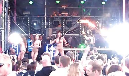 در ریویرا بیچ و دانلود فیلم الکسیس و جانی یک پورشه کاررا