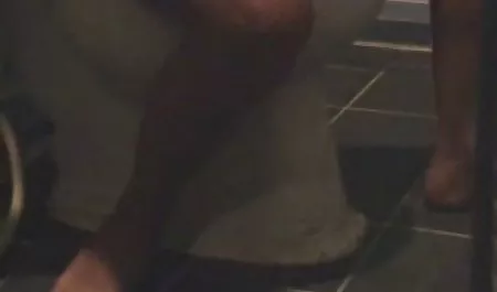 معمولا الکسیس ت دختران در استخر