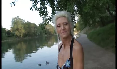 تقریبا نیم! دانلود فیلم سوپر بانو الکسیس