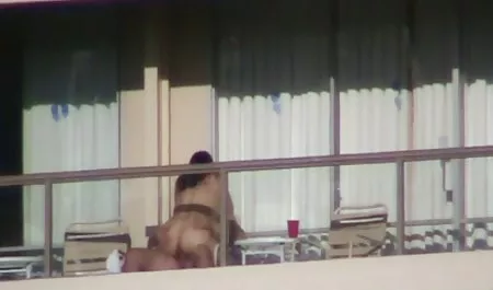 نوجوان بزرگ دیک سیاه و دانلود فیلم سکسی خارجی الکسیس سفید در ورود به کافه